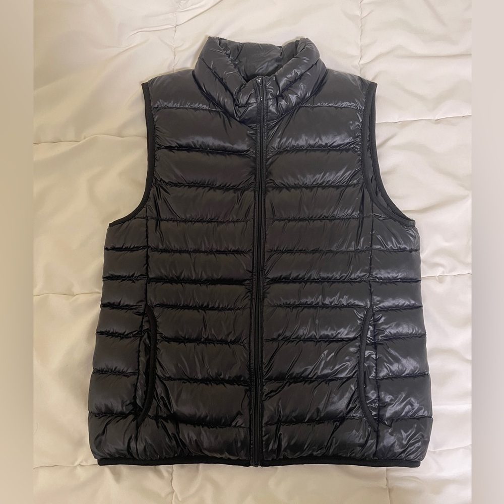 Uniqlo Shiny Black Puffer Jacket Down Vest